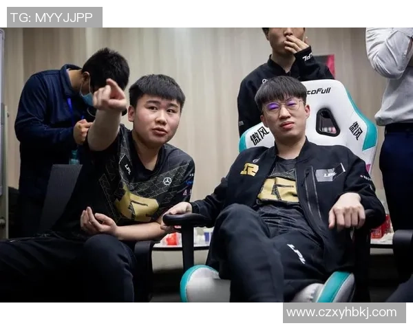 DOTA2战术解析:FPX如何巧妙反击敌队策略与执行 DOTA2战术解析:FPX如何巧妙反击敌队策略与执行